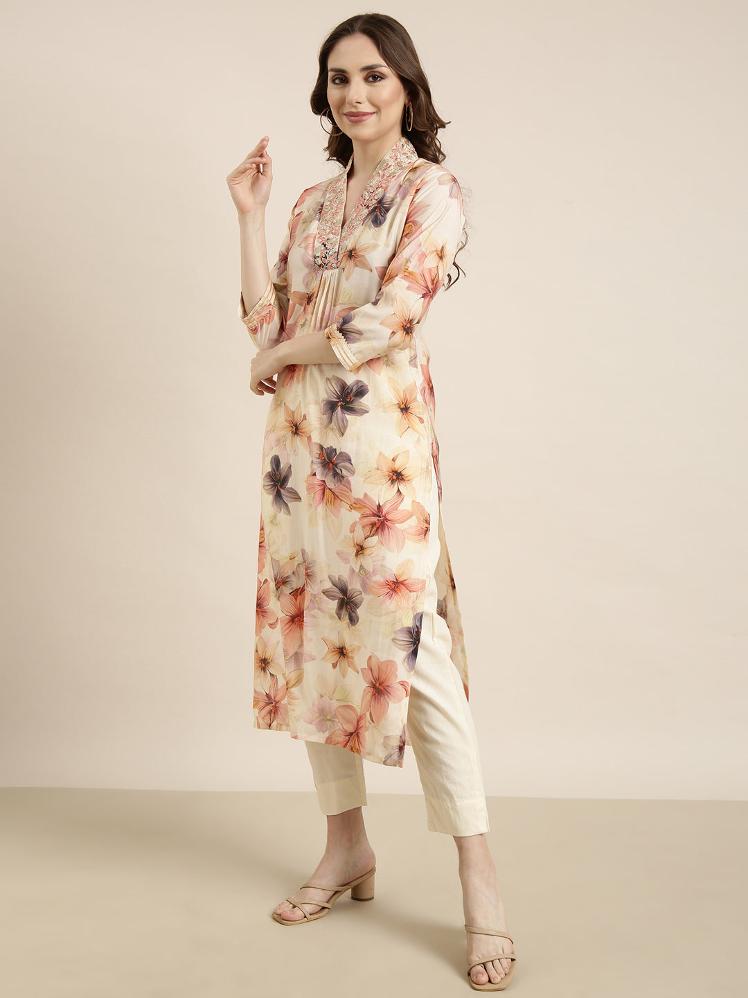 Women Straight Off White Floral Kurta and Trousers Set Comes With Dupatta