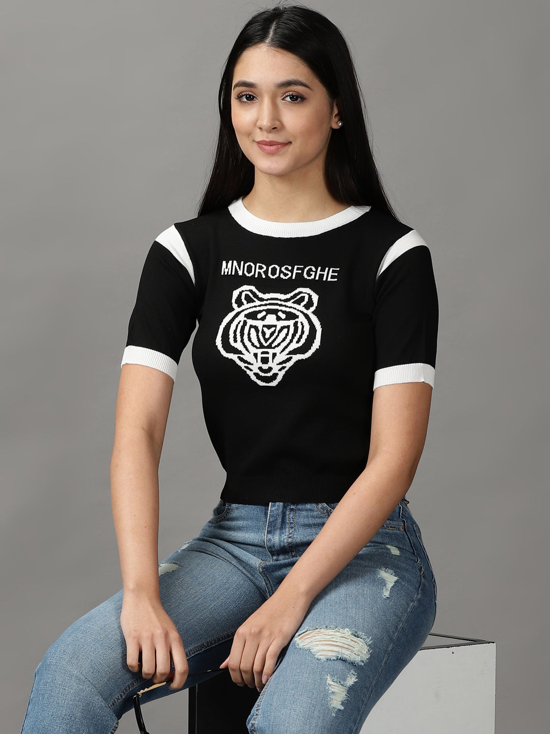 Women's Black Solid Fitted Crop Top