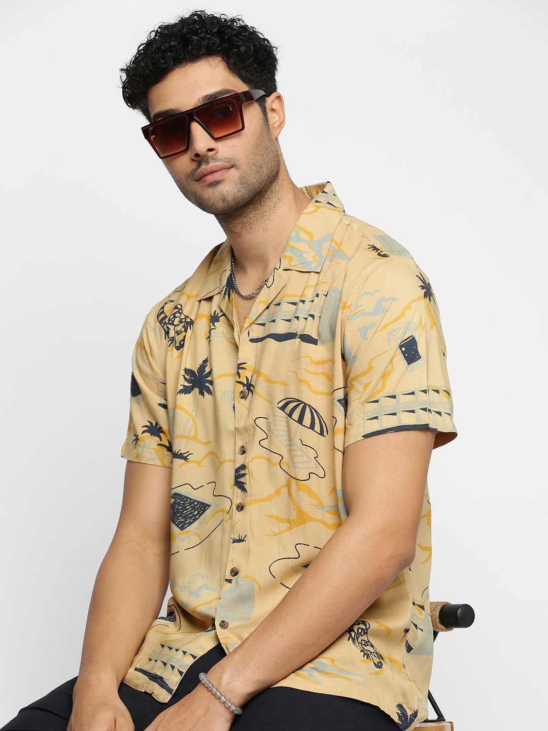 Men Beige Cuban Collar Graphic Shirt