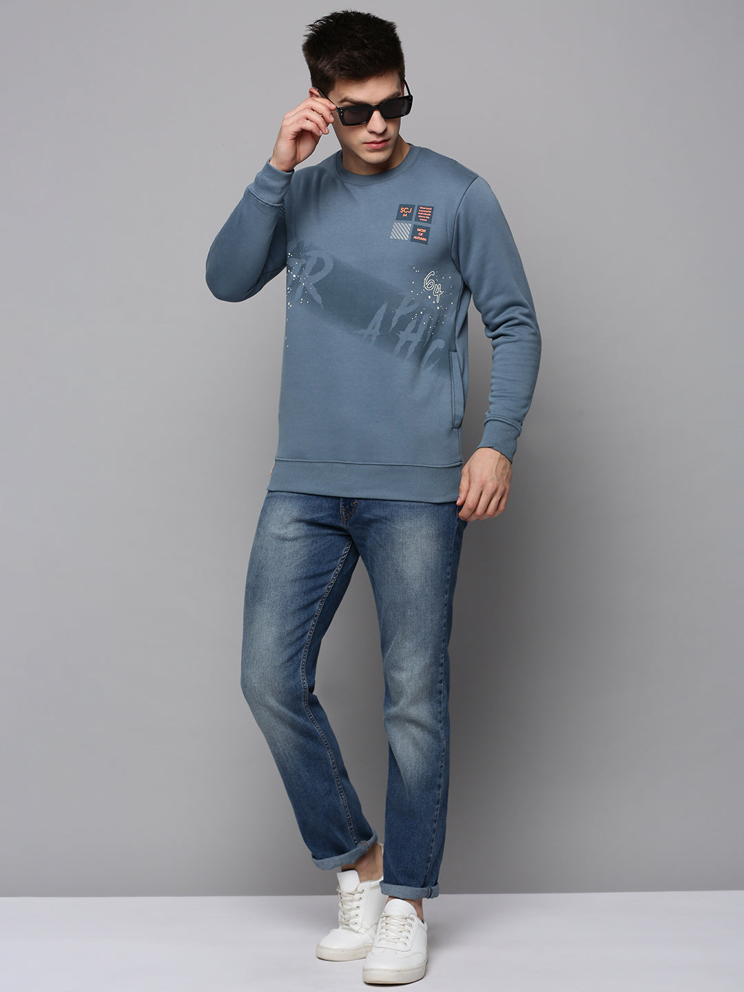 Men Blue Solid Sweatshirt