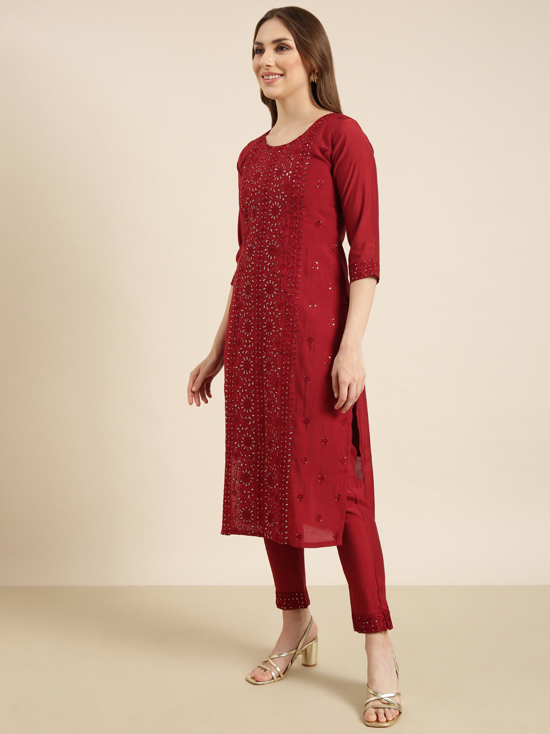 Women Straight Maroon Floral Kurta and Trousers Set Comes With Dupatta