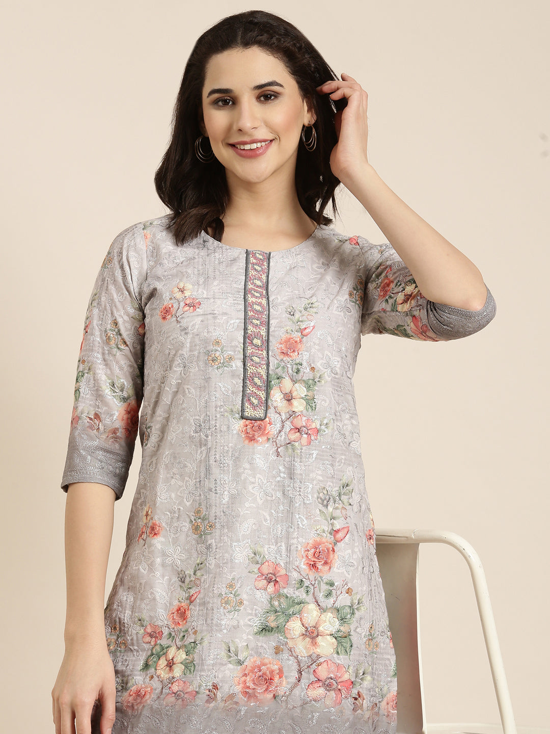 Women Straight Grey Floral Kurta