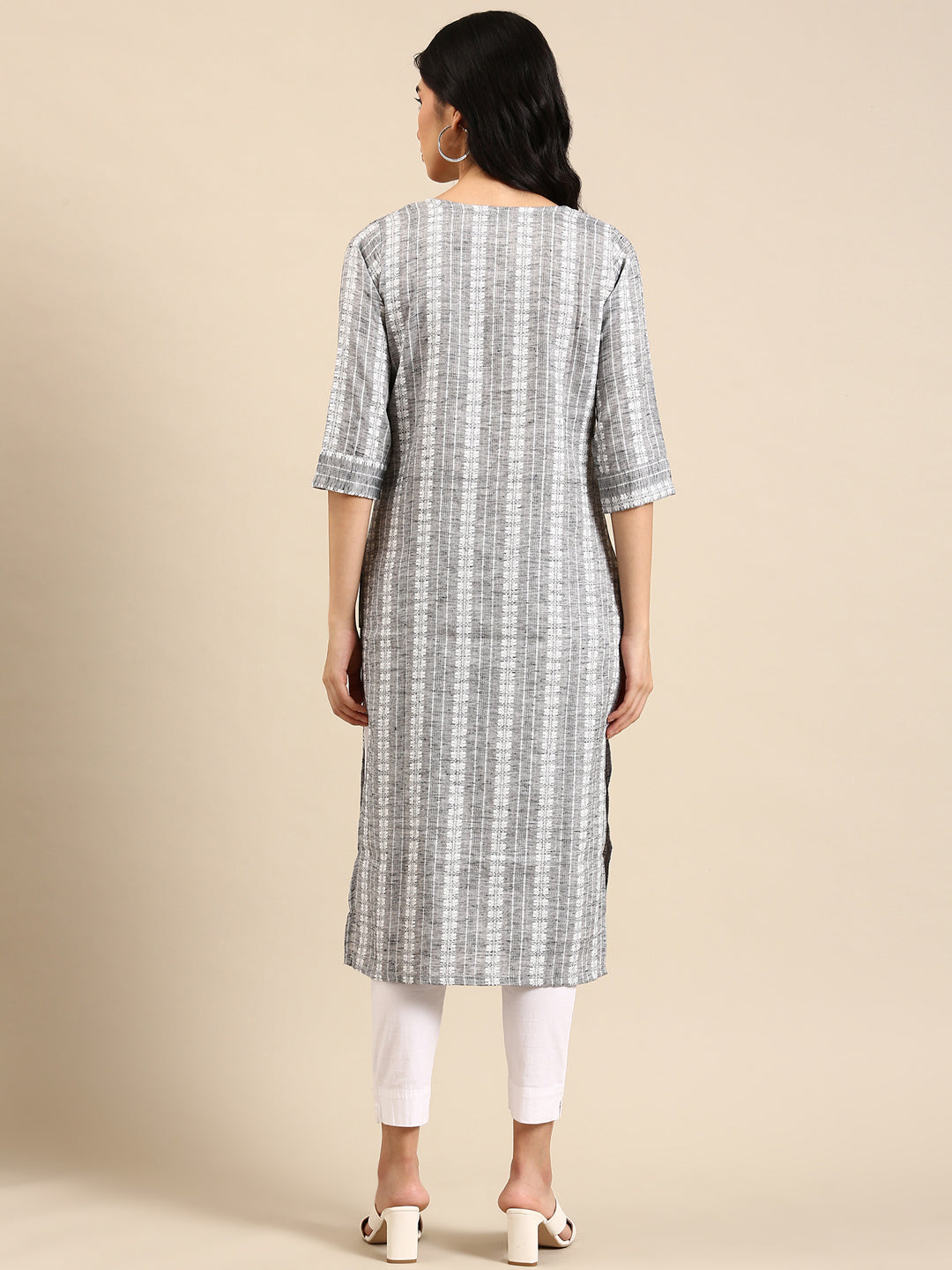 Women's Grey Solid Straight Kurta