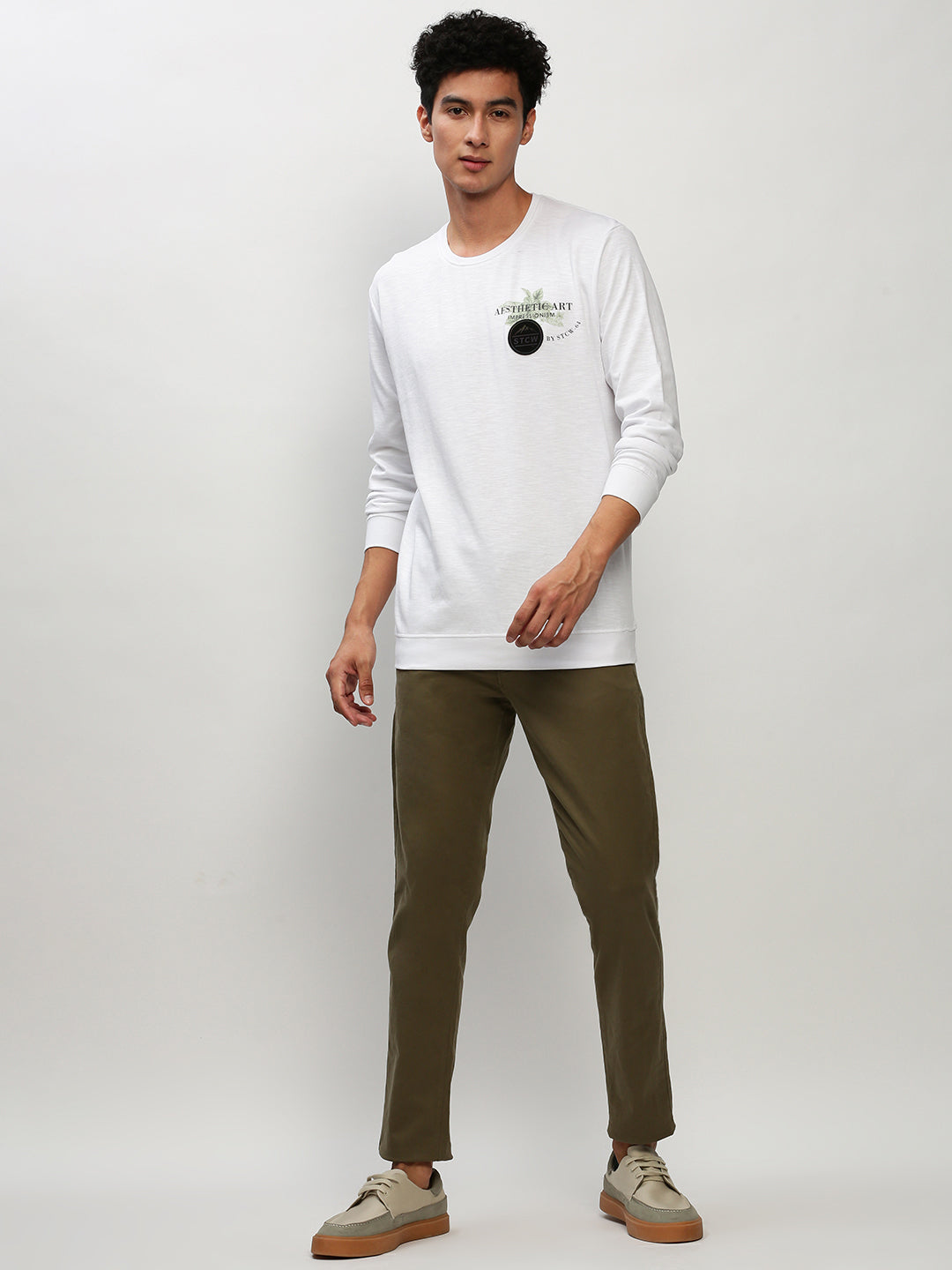 Men White Graphics Casual Sweatshirts