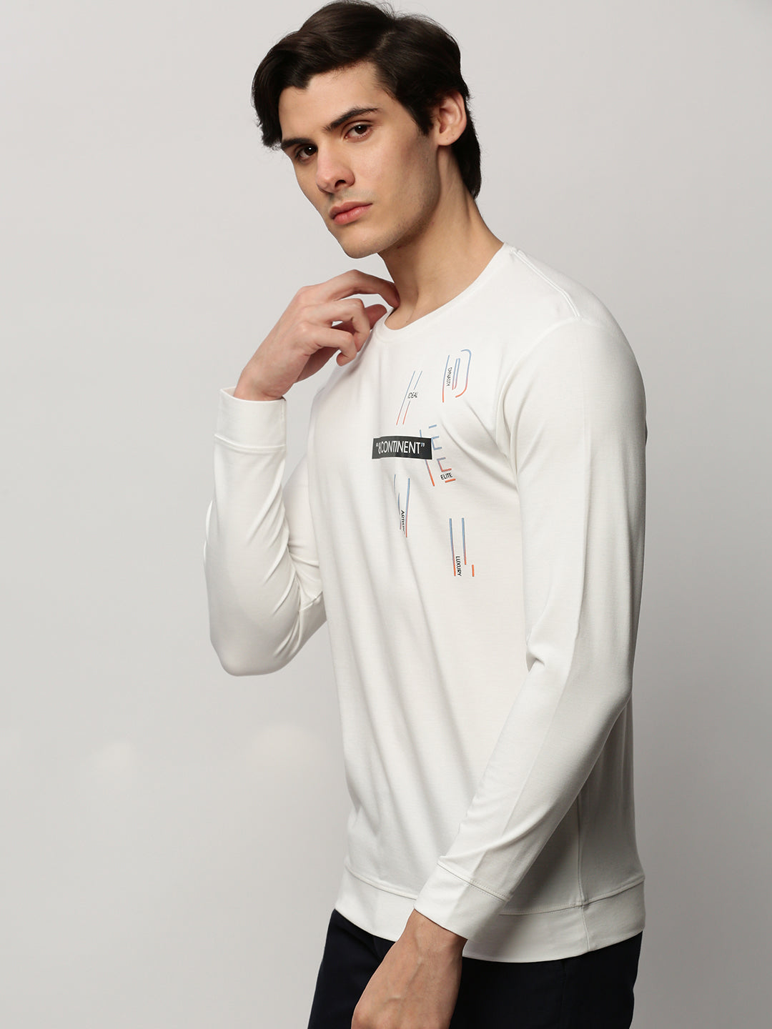 Men White Graphics Casual Sweatshirts