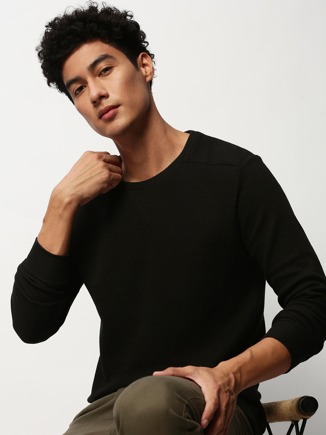 Men Black Solid Casual Sweatshirts