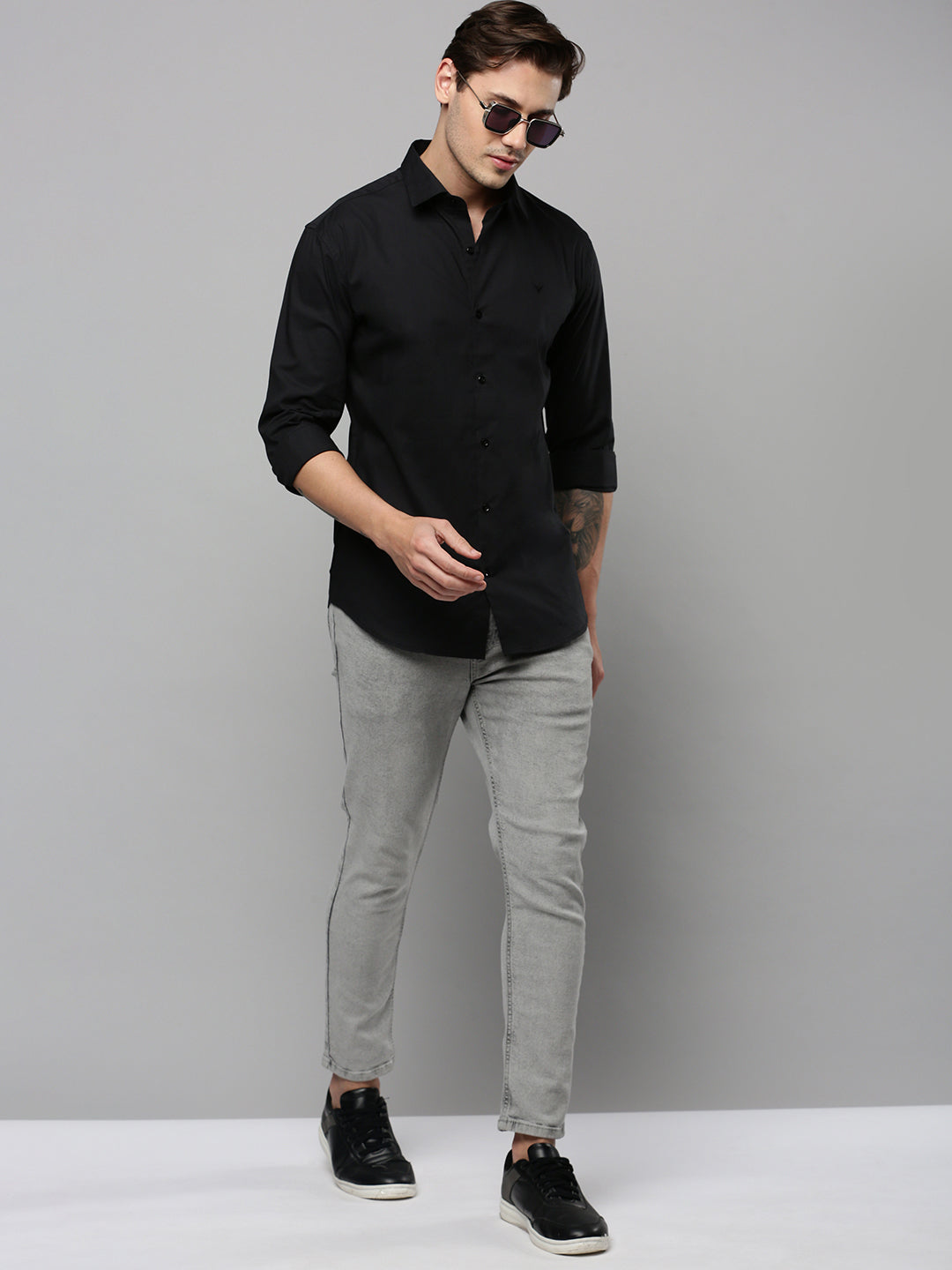 Men Black Solid Casual Shirt