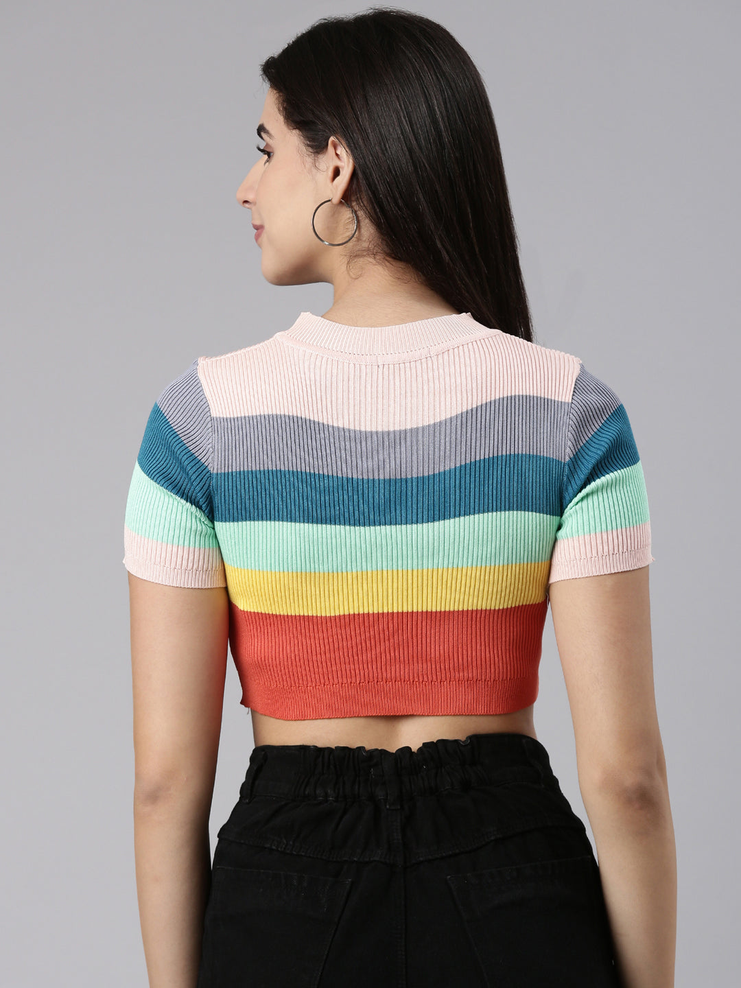 Round Neck Colourblocked Multi Fitted Crop Top