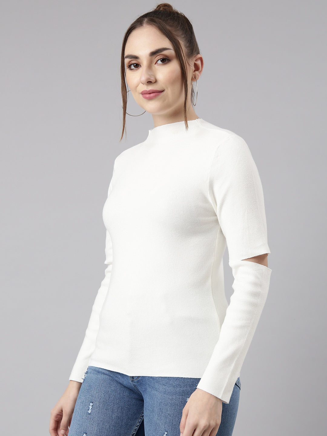 Women Off White Solid Fitted Top