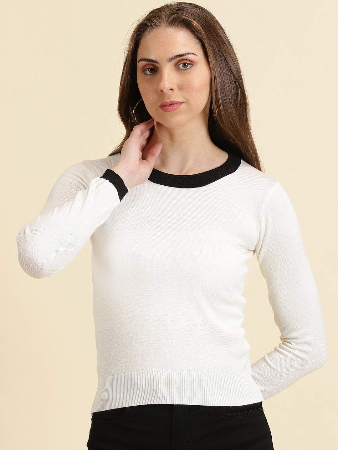Women's White Solid Fitted Top