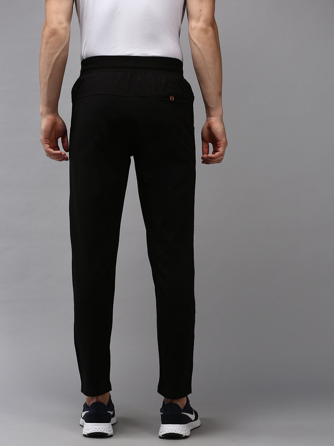 Men Black Solid Track Pant