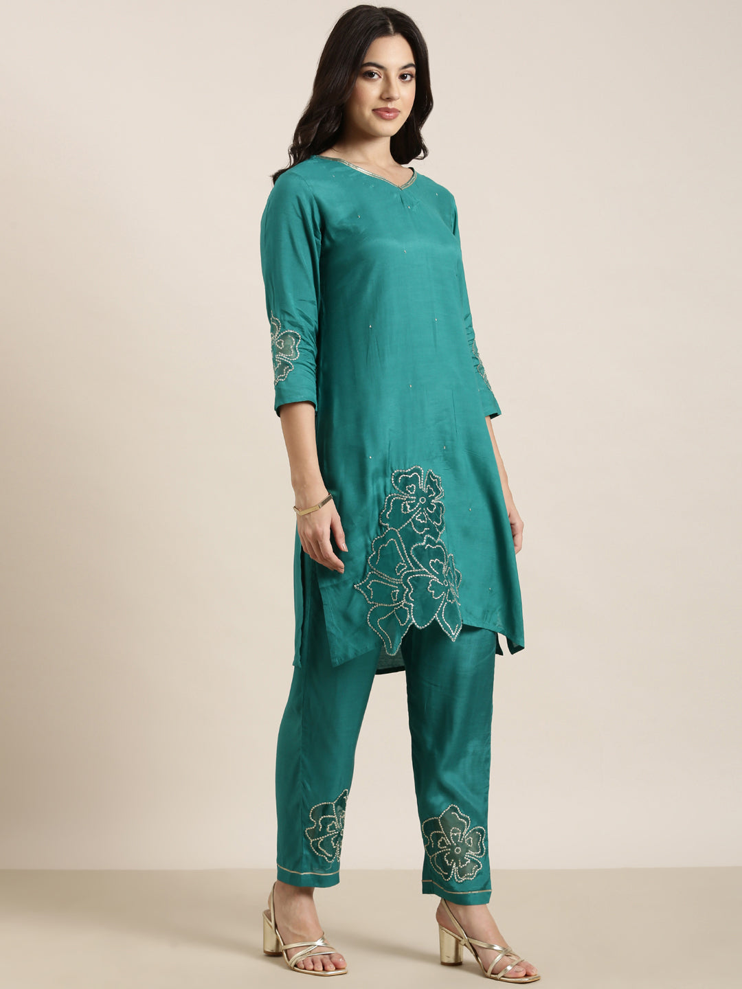 Women Straight Green Floral Kurti and Trousers Set