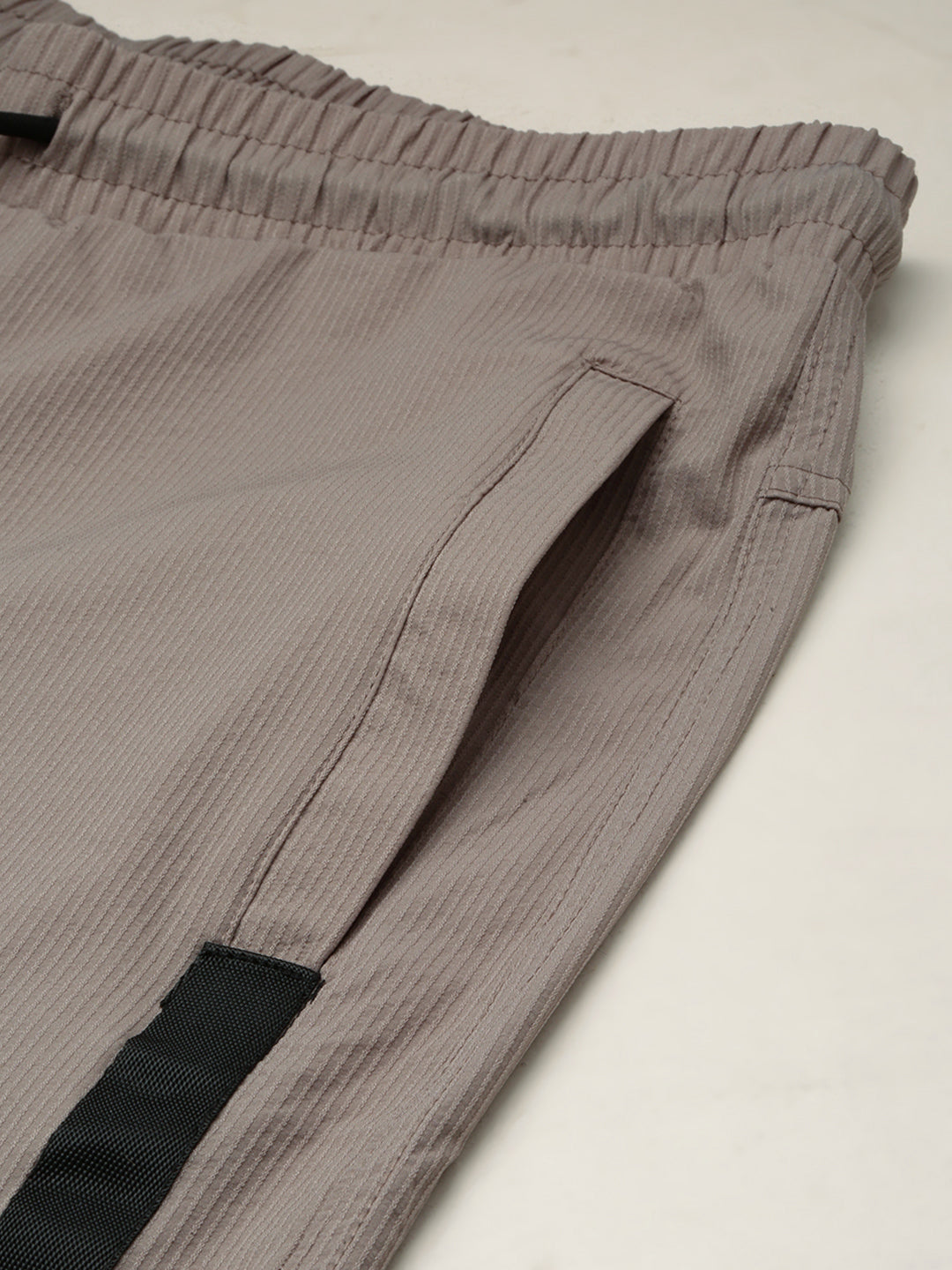 Men Grey Solid Casual Track Pant