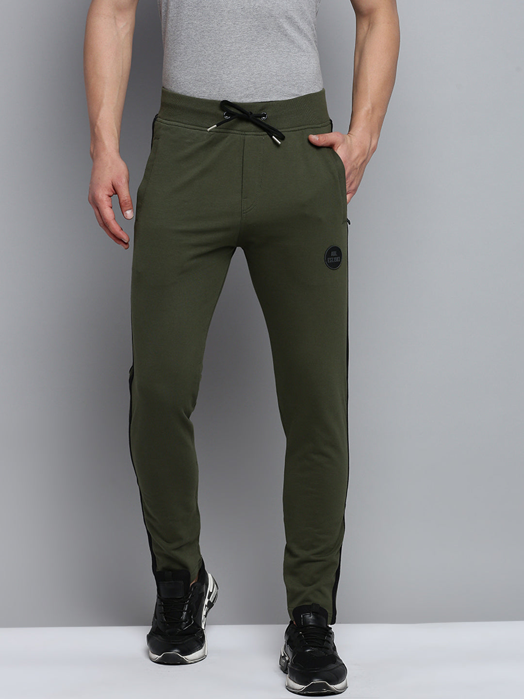 Men Green Solid Casual Track Pant